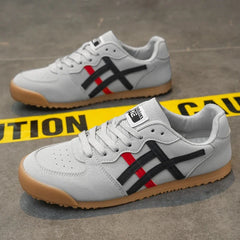 White Breathable Casual Shoes Men Canvas Shoes Korean Men Slip-on Couples Sneakers Comfortable Outdoor Walking Flats Shoes