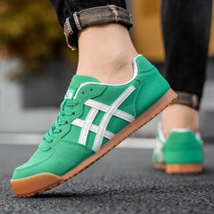 White Breathable Casual Shoes Men Canvas Shoes Korean Men Slip-on Couples Sneakers Comfortable Outdoor Walking Flats Shoes