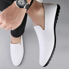 New Mens Casual Leather Shoes Handmade Lightweight Mens Loafers Moccasins Breathable Slip on Flats Soft-Soled Male Driving Shoes