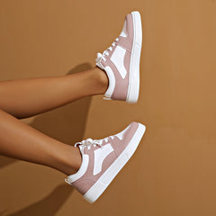 2024 White Red Sports Skate Shoes Ladies Large Size 42 Low Top Casual sneakers Ladies flat comfortable leather skates