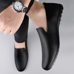 New Mens Casual Leather Shoes Handmade Lightweight Mens Loafers Moccasins Breathable Slip on Flats Soft-Soled Male Driving Shoes