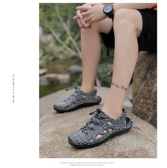 Men Sandals Brand Clogs Casual Shoes EVA Lightweight Sandles Man Colorful Shoes for Summer Beach Zapatillas Hombre
