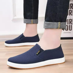 Men Canvas Shoes Lightweight Casual Shoes New Black Flats High Quality Soft Male Loafers Slip on Men Vulcanized Shoes Zapatos