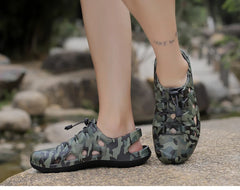 Men Sandals Brand Clogs Casual Shoes EVA Lightweight Sandles Man Colorful Shoes for Summer Beach Zapatillas Hombre