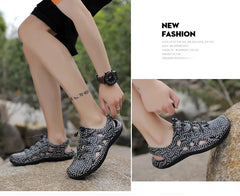 Men Sandals Brand Clogs Casual Shoes EVA Lightweight Sandles Man Colorful Shoes for Summer Beach Zapatillas Hombre