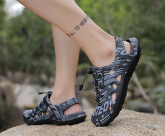 Men Sandals Brand Clogs Casual Shoes EVA Lightweight Sandles Man Colorful Shoes for Summer Beach Zapatillas Hombre