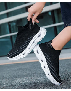 Hiking Shoes Men's Sports Running Black Running Shoes Breathable Mesh Women Lightweight Shock-absorbing Tennis Shoes Large Size