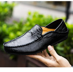 Men Loafers 2025 New Leather Shoes Men‘s Casual Shoes Moccasins Breathable Sneakers Men Driving Shoes Comfort Flats Plus Size 48