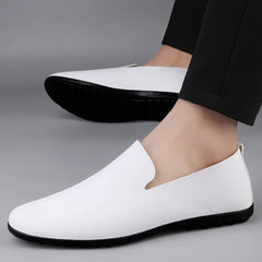 New Mens Casual Leather Shoes Handmade Lightweight Mens Loafers Moccasins Breathable Slip on Flats Soft-Soled Male Driving Shoes