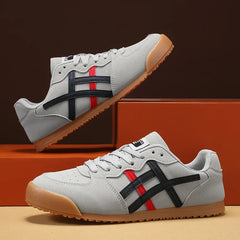 White Breathable Casual Shoes Men Canvas Shoes Korean Men Slip-on Couples Sneakers Comfortable Outdoor Walking Flats Shoes